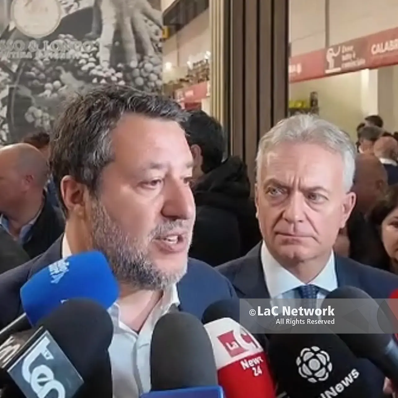 <p>Salvini al Vinitaly: «Il 2026 sia l’anno del lavoro. Calabria protagonista tra vino, cantieri e grandi opere»</p>