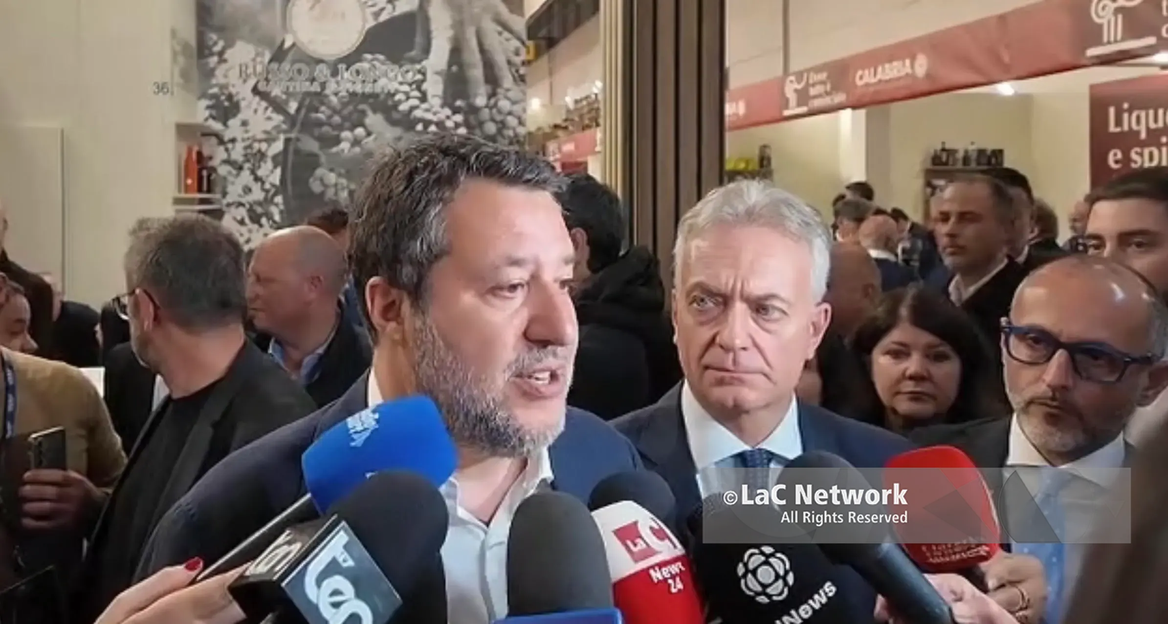 Salvini al Vinitaly: «Il 2026 sia l’anno del lavoro. Calabria protagonista tra vino, cantieri e grandi opere»\n