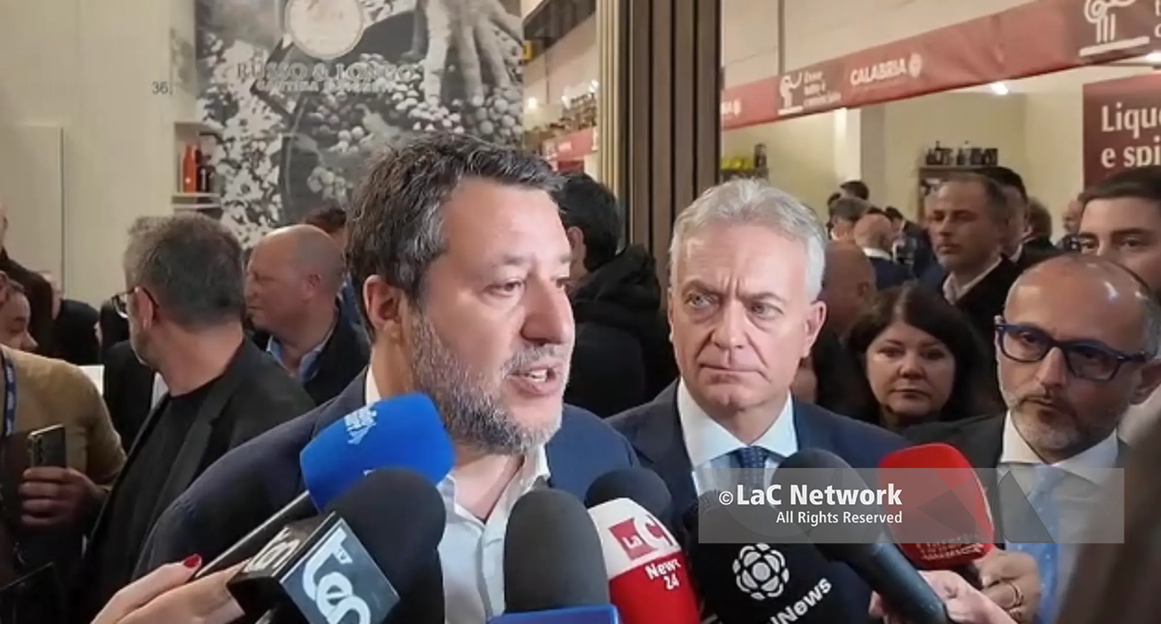Salvini al Vinitaly: «Il 2026 sia l’anno del lavoro. Calabria protagonista tra vino, cantieri e grandi opere»\n