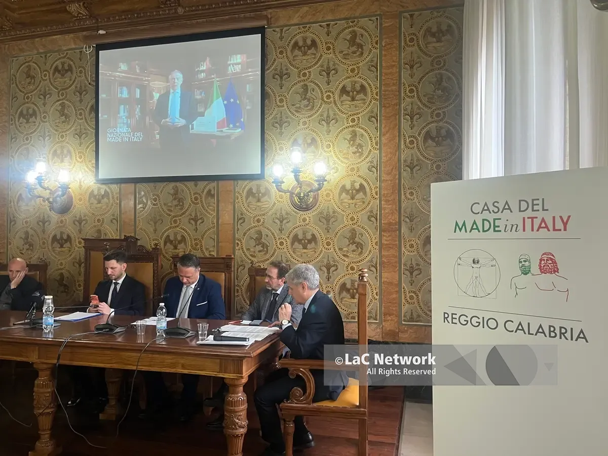 Creatività, eccellenze e scambio intergenerazionale, Reggio accoglie la sfida di contaminazione tra tradizione e innovazione\n\n\n