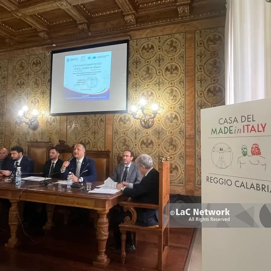 Creatività, eccellenze e scambio intergenerazionale, Reggio accoglie la sfida di contaminazione tra tradizione e innovazione\n\n\n