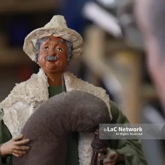 Maestro di zampogna, con LaC Storie viaggio alla scoperta della bottega di Pasquale Lorenzo a Parghelia\n