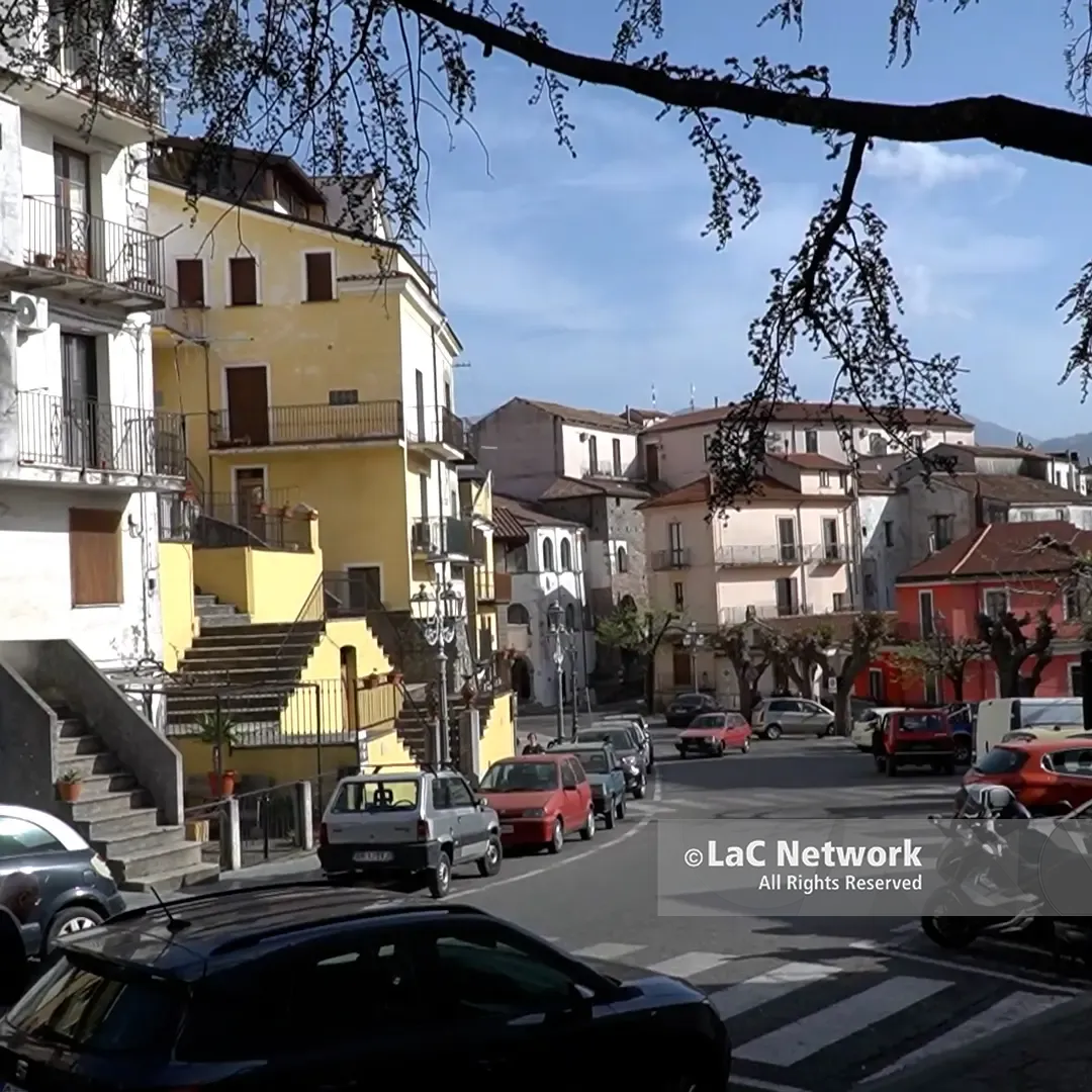 «I giovani se ne vanno»: a Verbicaro il paese che perde pezzi tra emigrazione e crisi\n