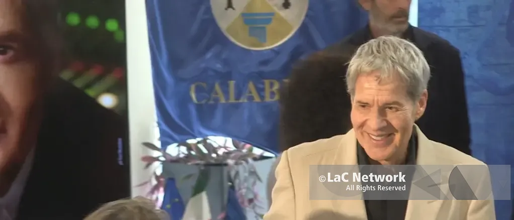 Claudio Baglioni premiato dalla Regione: «La Calabria è uno scrigno d’Italia»\n