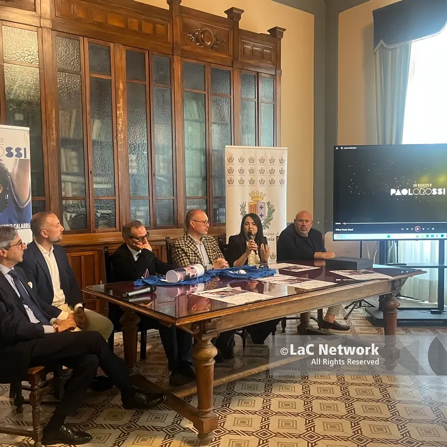 <p>A Reggio Calabria al via la mostra dedicata al “ragazzo d'oro” Paolo Rossi</p>