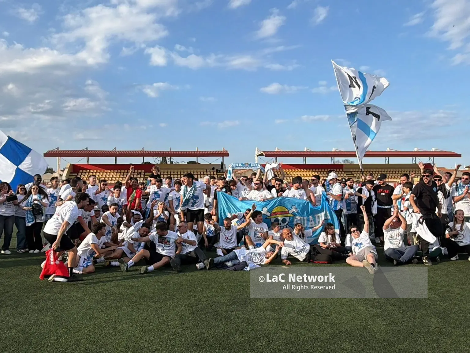 Estasi Praiatortora, è Serie D: vittoria a Isola Capo Rizzuto e promozione matematica