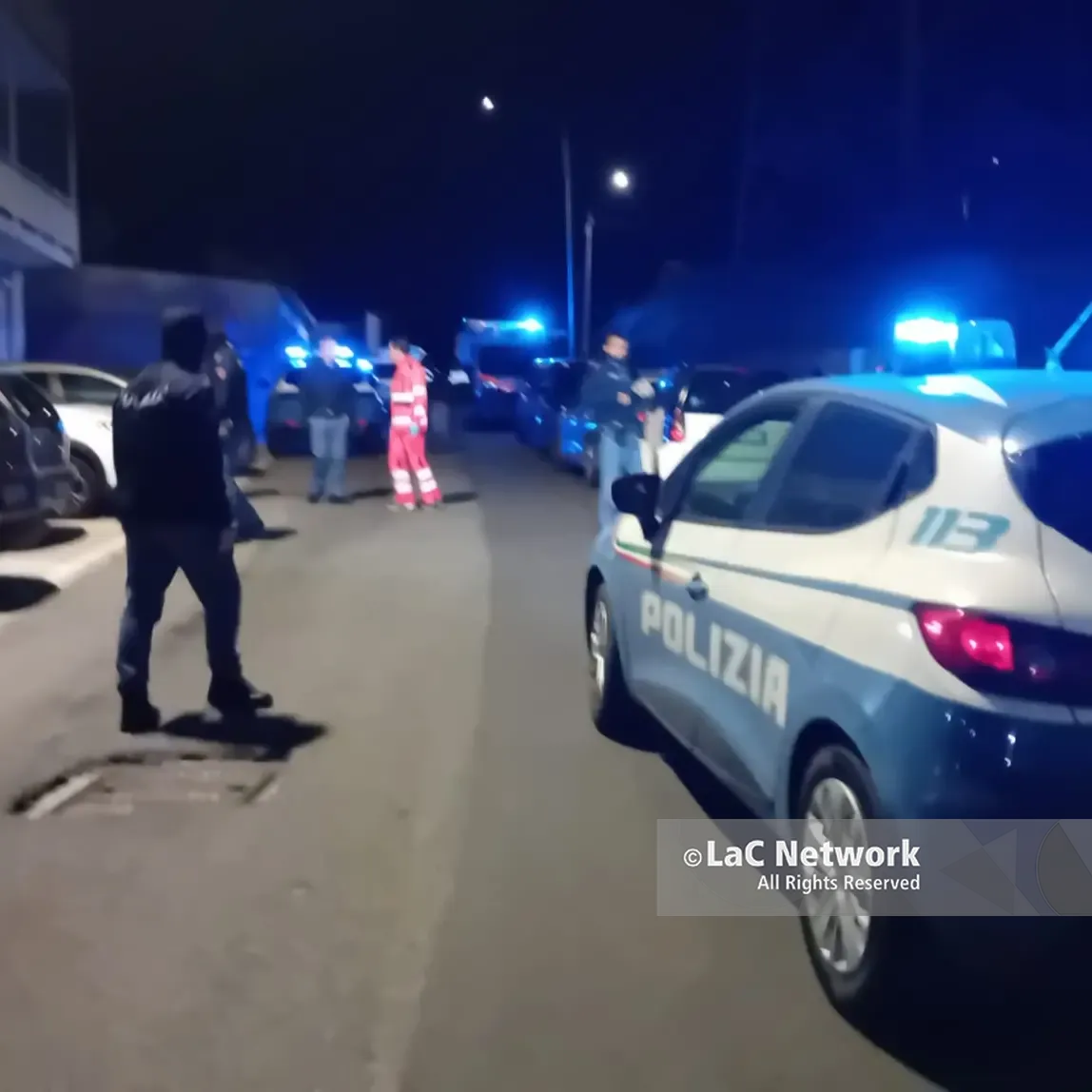 Catanzaro, donna si\u00A0lancia\u00A0dal balcone insieme ai suoi figli:\u00A0muore lei e il bimbo di 4 anni, l’altro è grave\n