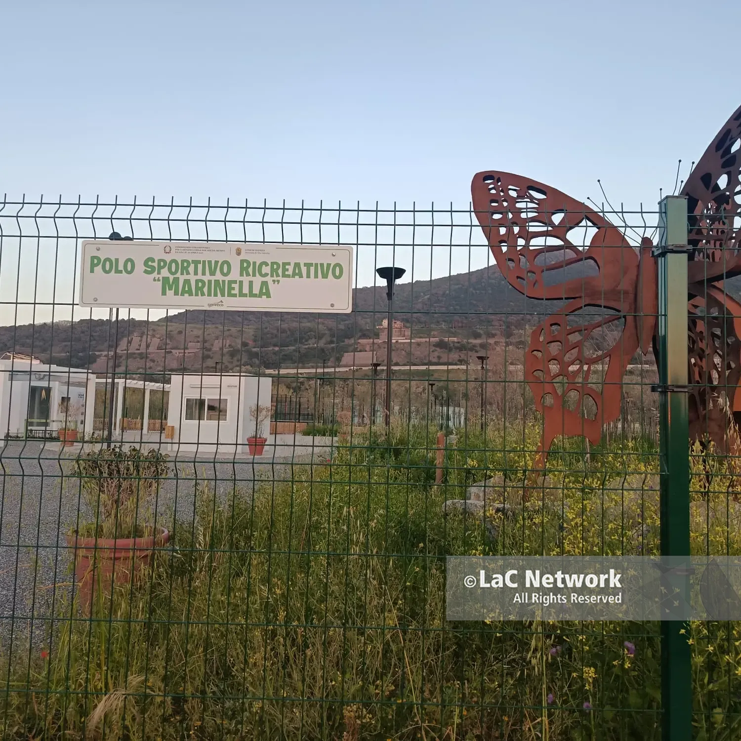 <p>Pizzo, il centro sportivo <span style=\"color:hsl(0, 75%, 60%);\">inaugurato e subito chiuso</span> perché «mancano i collaudi»</p>