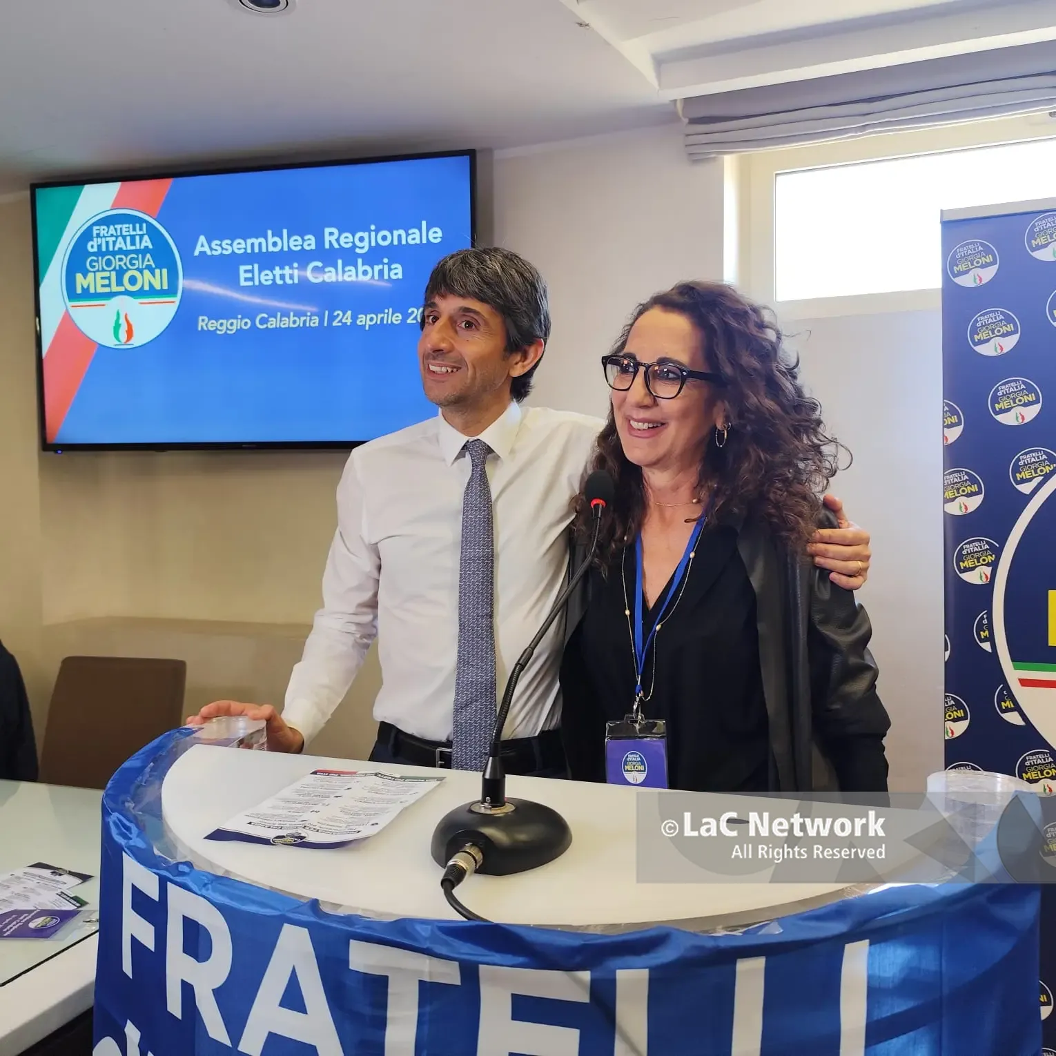 Fratelli d’Italia chiama a raccolta gli amministratori, Donzelli: «Momento di ascolto e confronto, non siamo un partito che cresce coi click»