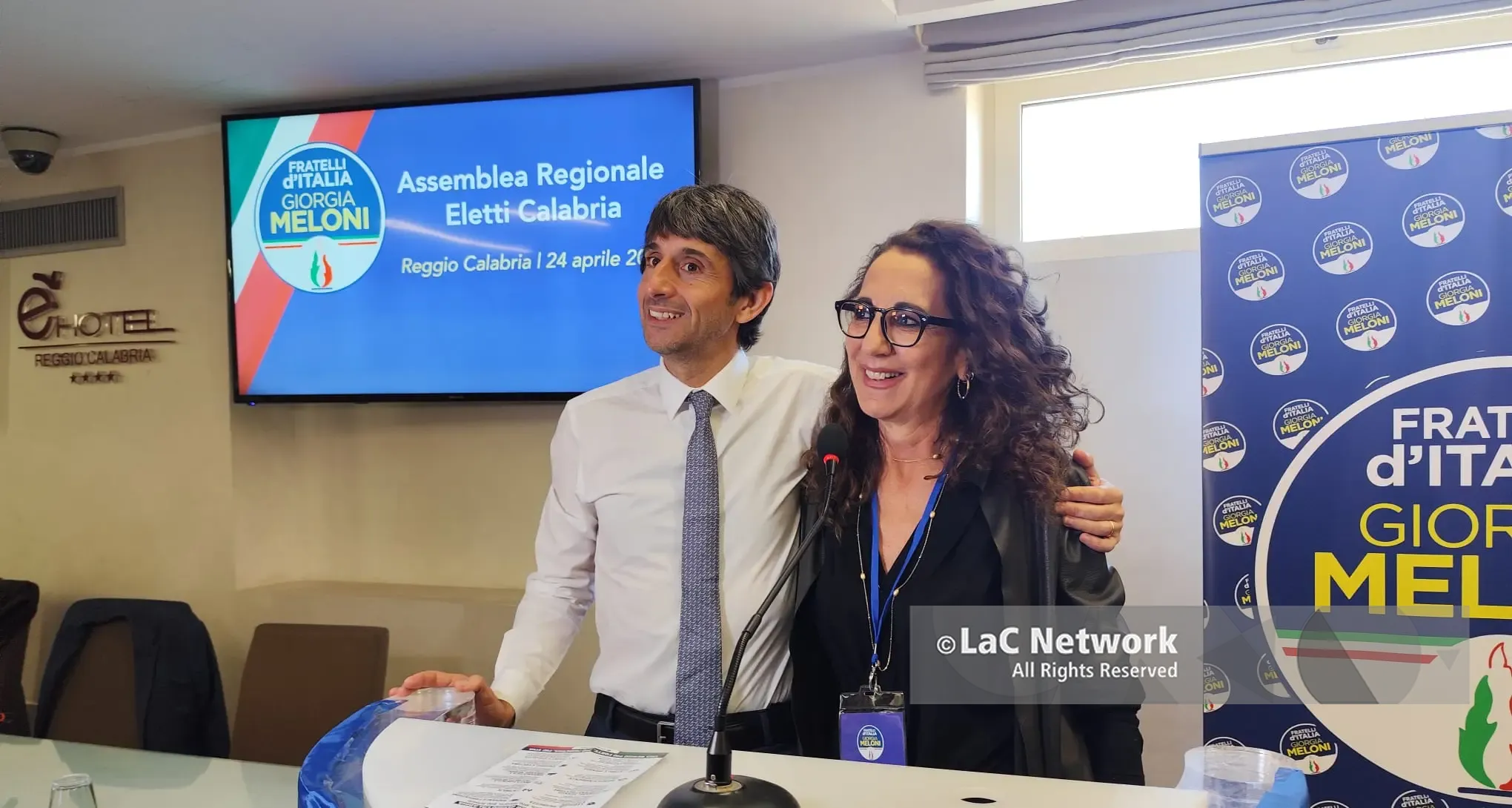 Fratelli d’Italia chiama a raccolta gli amministratori, Donzelli: «Momento di ascolto e confronto, non siamo un partito che cresce coi click»