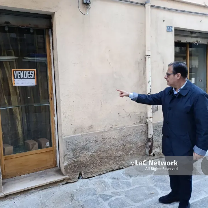 Via Luigi Razza off-limits, Monteleone replica: «Lavori finiti ma serve tempo per riaprire alle auto. Il centrodestra non dovrebbe parlare»\n