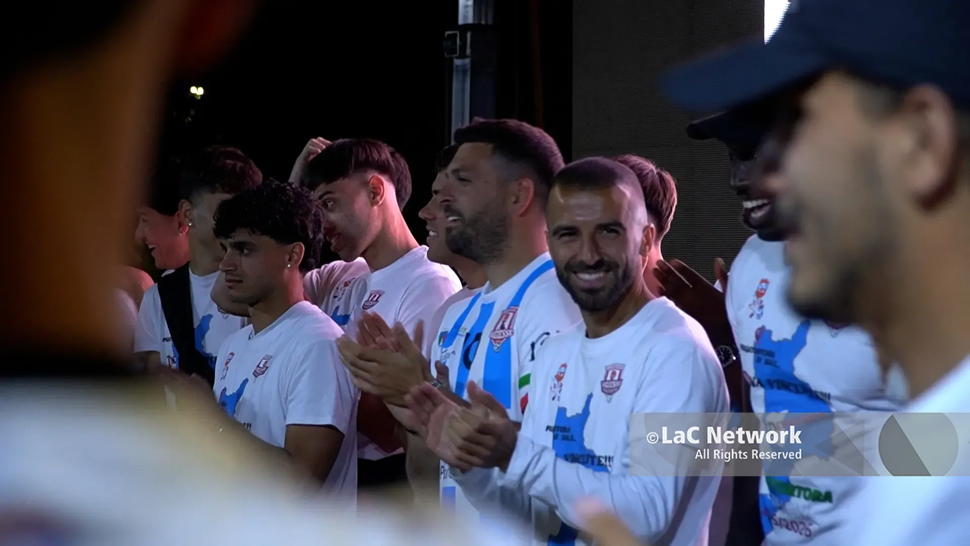 Praiatortora in Serie D, gioia incontenibile di tifosi e cittadini:\u00A0«Oggi è più bello perchè ci sono i nostri figli»\n