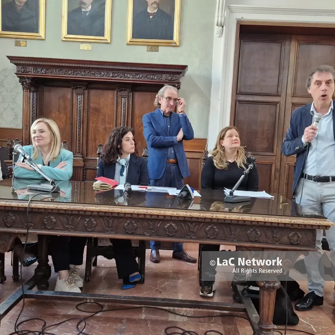 Violenza di genere, “mai bandiera bianca”: la rete dei comuni per la parità ha fatto tappa a Catanzaro\n