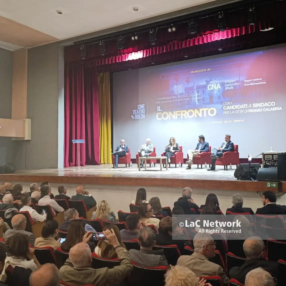 <p>Reggio Calabria, il primo faccia a faccia tra i candidati a sindaco: imprese e servizi al centro del dibattito</p>