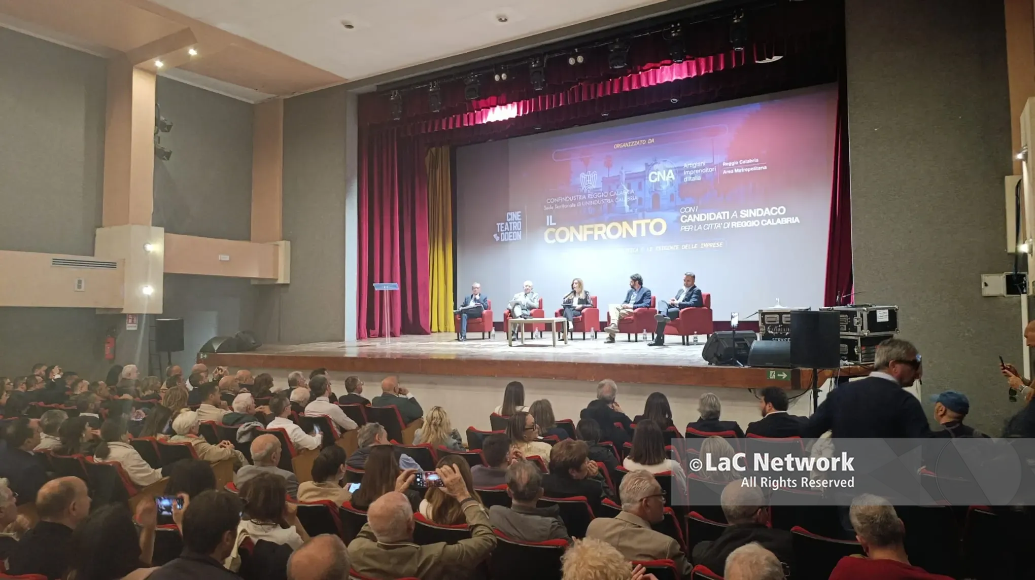 Reggio al voto, iniziato il primo confronto tra candidati sindaco\n