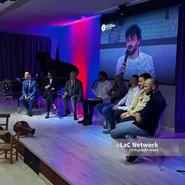 Gli Amakorà presentano “Nuvoli e Fumu” a Vibo: il brano su Gaza e il ruolo della musica nel racconto dei conflitti\n