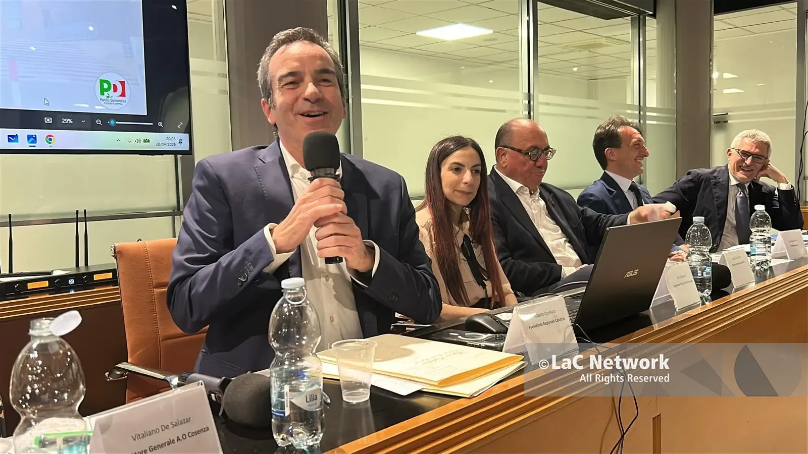 <p>Occhiuto: «I fondi per il nuovo ospedale di Cosenza ci sono»</p>