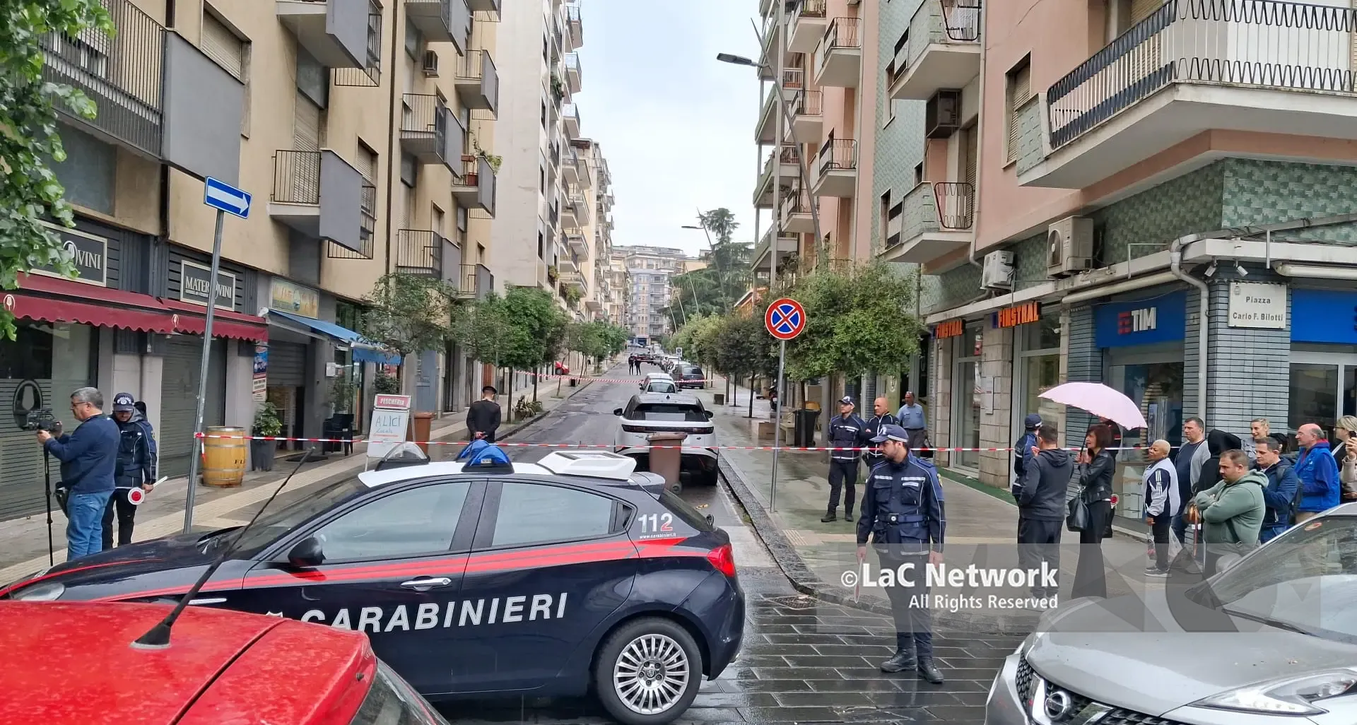 Cosenza, allarme bomba a via Rodotà: evacuata la scuole media | VIDEO