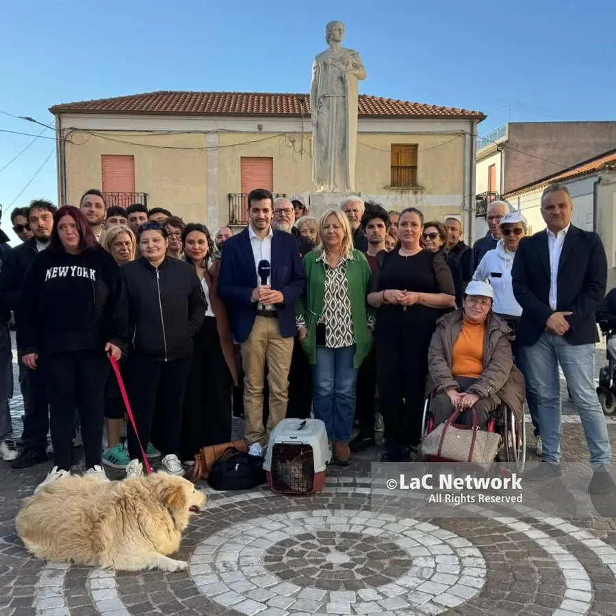 <p>La strage di gatti<span style=\"color:hsl(0,75%,60%);\"> </span>nel Vibonese conquista la ribalta nazionale, l'inviato di Nuzzi (Canale 5) a Spilinga</p>