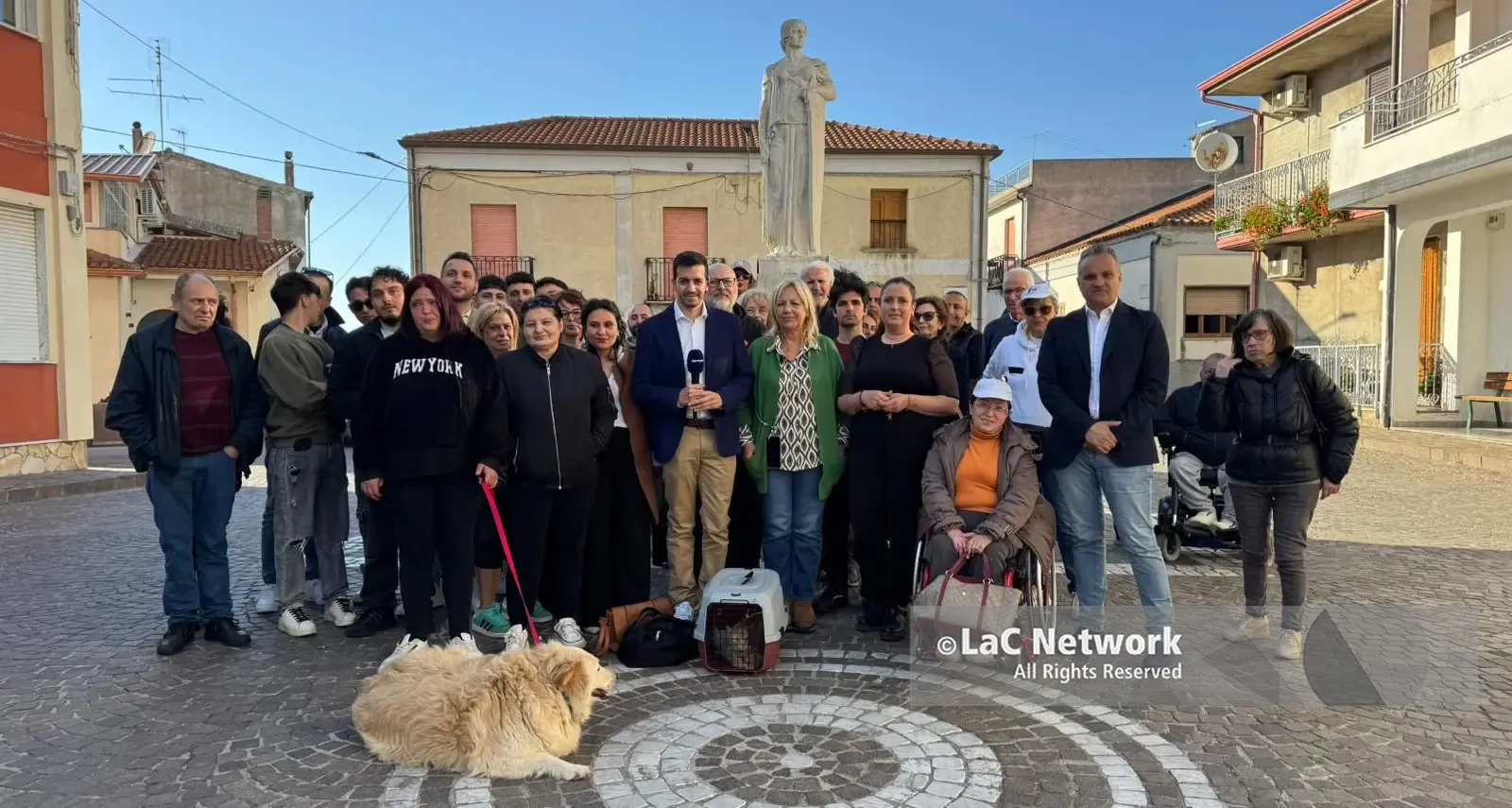 La strage di gatti a Spilinga conquista la ribalta nazionale, l'inviato di Nuzzi (Canale 5) nel centro vibonese\n
