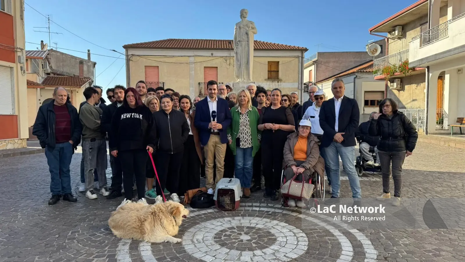 La strage di gatti a Spilinga conquista la ribalta nazionale, l'inviato di Nuzzi (Canale 5) nel centro vibonese\n
