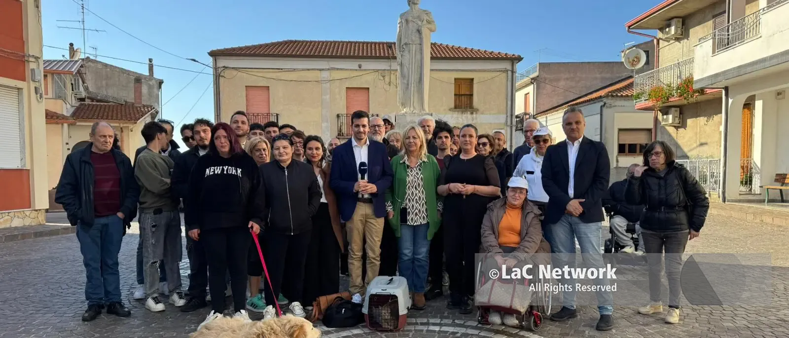La strage di gatti a Spilinga conquista la ribalta nazionale, l'inviato di Nuzzi (Canale 5) nel centro vibonese\n