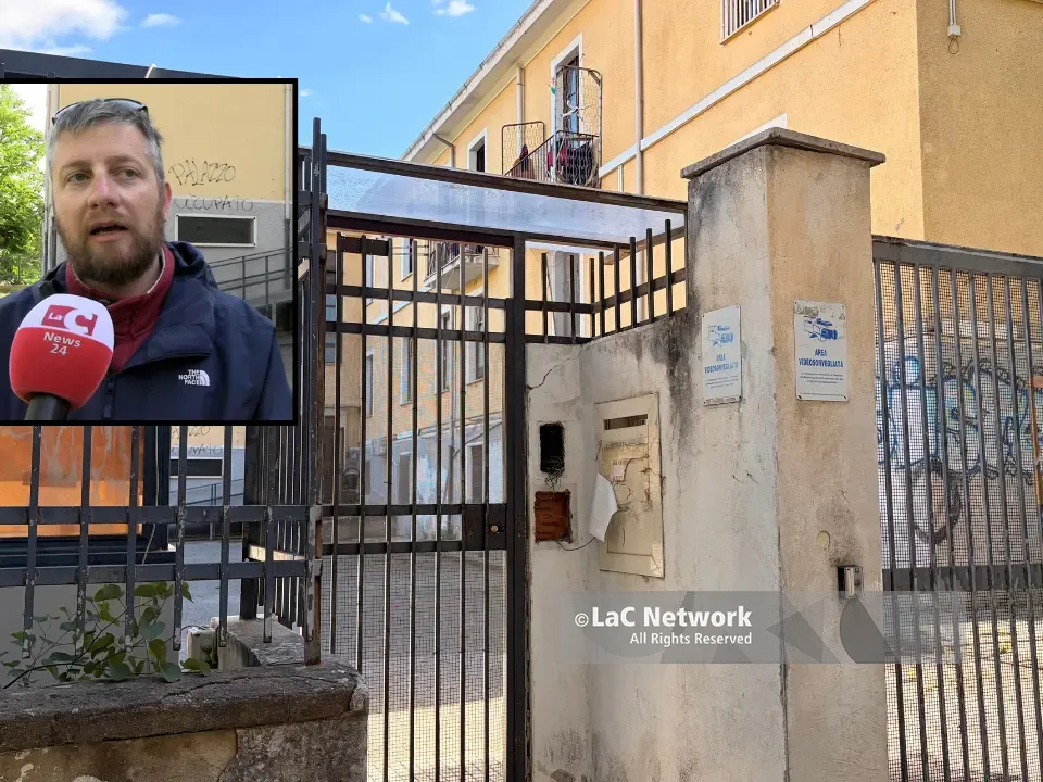 Cosenza, Prendocasa sugli scudi dopo il censimento in via Savoia: «Prefettura e ATERP ipocriti» | VIDEO