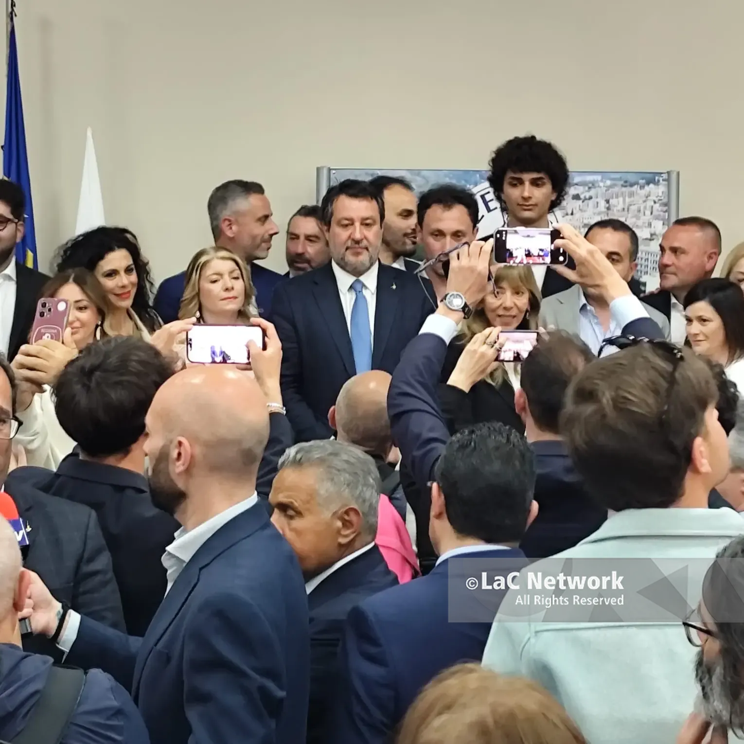 <p>Reggio, Salvini tiene a battesimo la lista della Lega: «Contiamo di vincere»</p>
