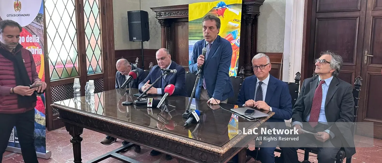 Catanzaro si tinge di rosa: il Giro d’Italia torna protagonista tra sport, spettacolo e promozione del territorio\n