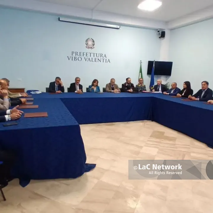 Raffica di intimidazioni a Vibo, il prefetto Colosimo: «Monitoriamo con attenzione ma nessun allarmismo»\n