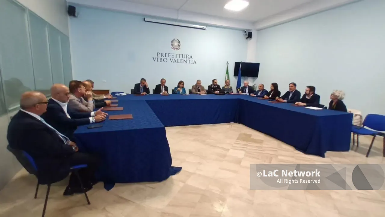 Raffica di intimidazioni a Vibo, il prefetto Colosimo: «Monitoriamo con attenzione ma nessun allarmismo»\n