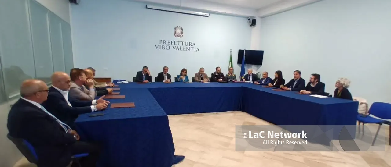 Raffica di intimidazioni a Vibo, il prefetto Colosimo: «Monitoriamo con attenzione ma nessun allarmismo»\n