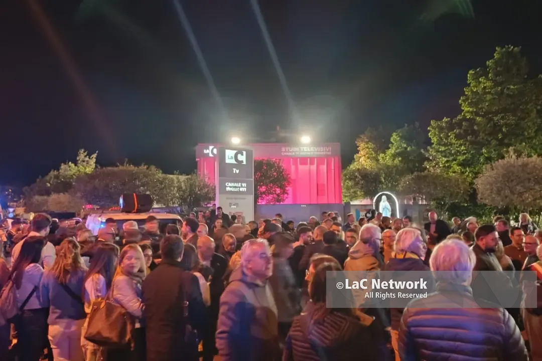 <p>Intimidazioni nel Vibonese, la fiaccolata organizzata dalla Diocesi <span style=\"color:hsl(0, 75%, 60%);\">IN DIRETTA</span> su LaC Tv</p>