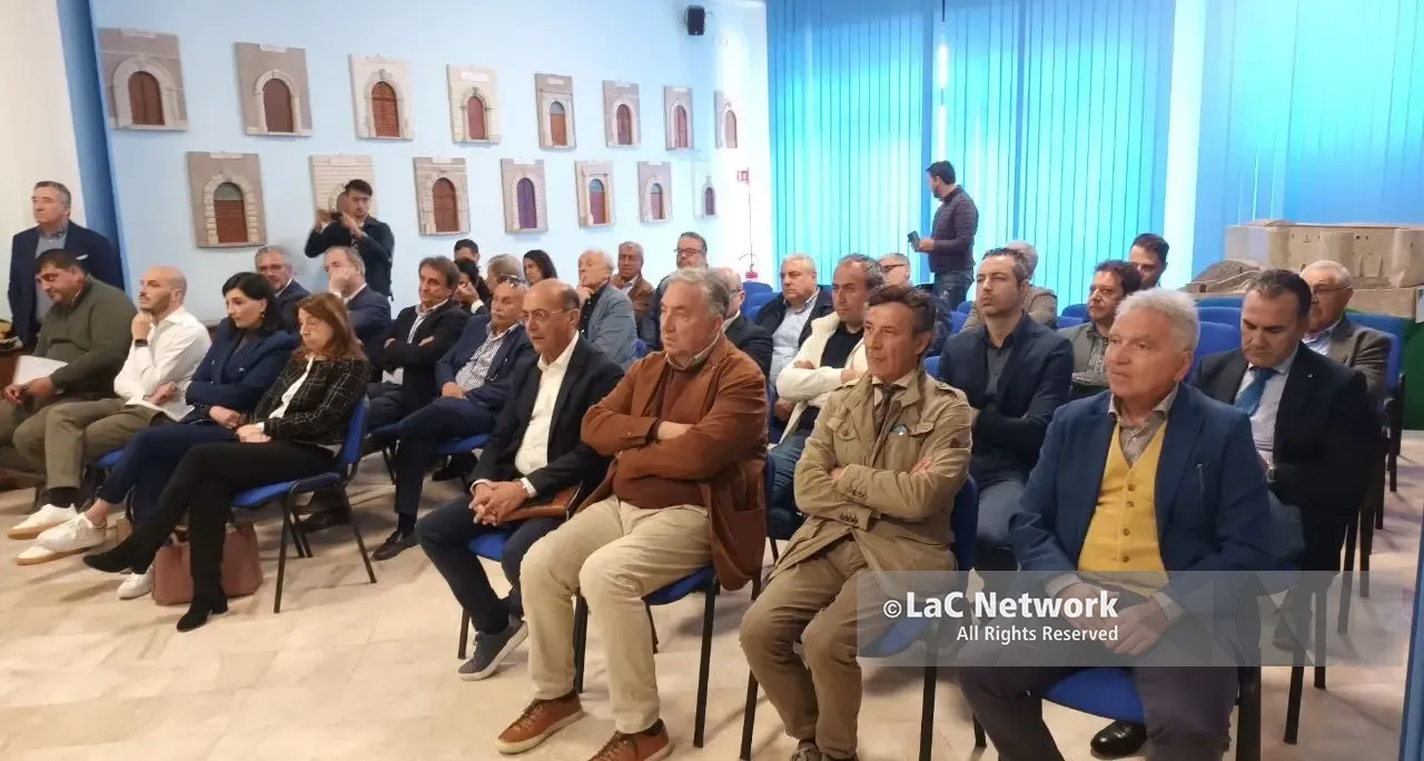 Trasparenza negli appalti pubblici, 34 Comuni vibonesi sottoscrivono in Prefettura il Protocollo di legalità\n