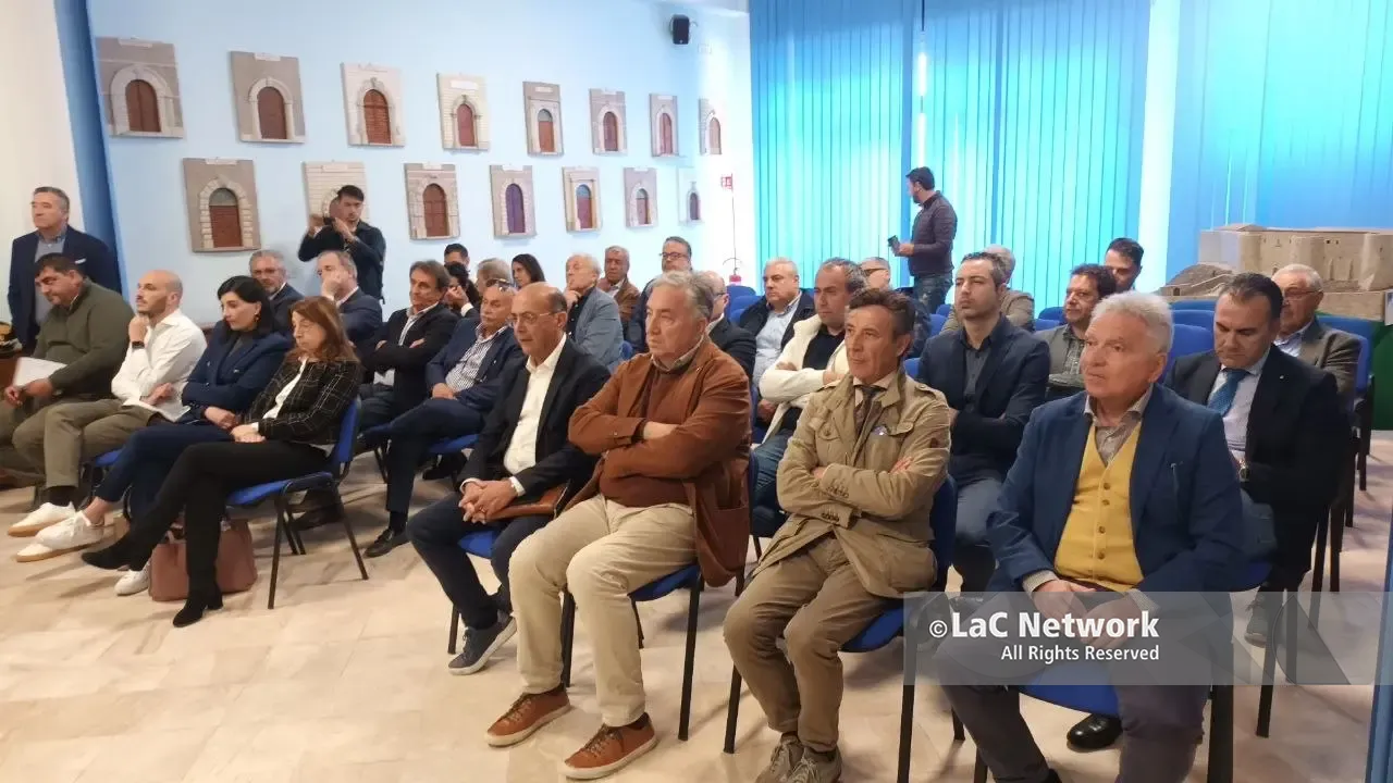 Trasparenza negli appalti pubblici, 34 Comuni vibonesi sottoscrivono in Prefettura il Protocollo di legalità\n