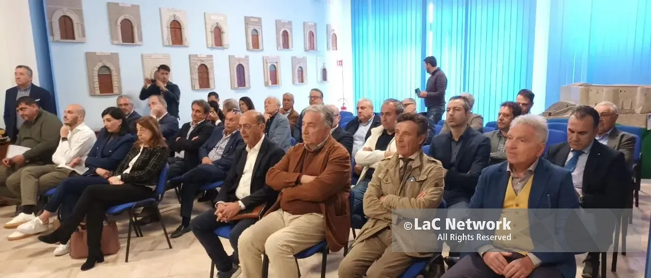 Trasparenza negli appalti pubblici, 34 Comuni vibonesi sottoscrivono in Prefettura il Protocollo di legalità\n