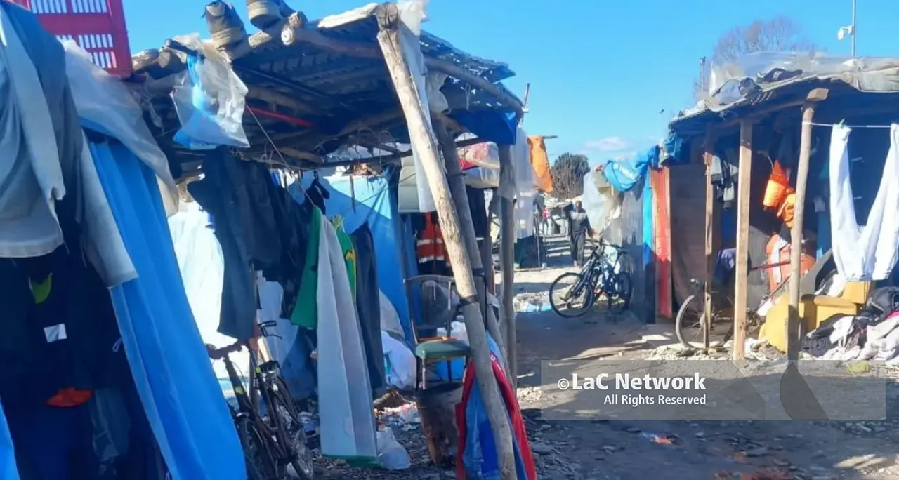 Una fattoria solidale al posto della tendopoli di San Ferdinando, il sindaco: «I migranti lì stanno male, entro l’anno sparirà»\n