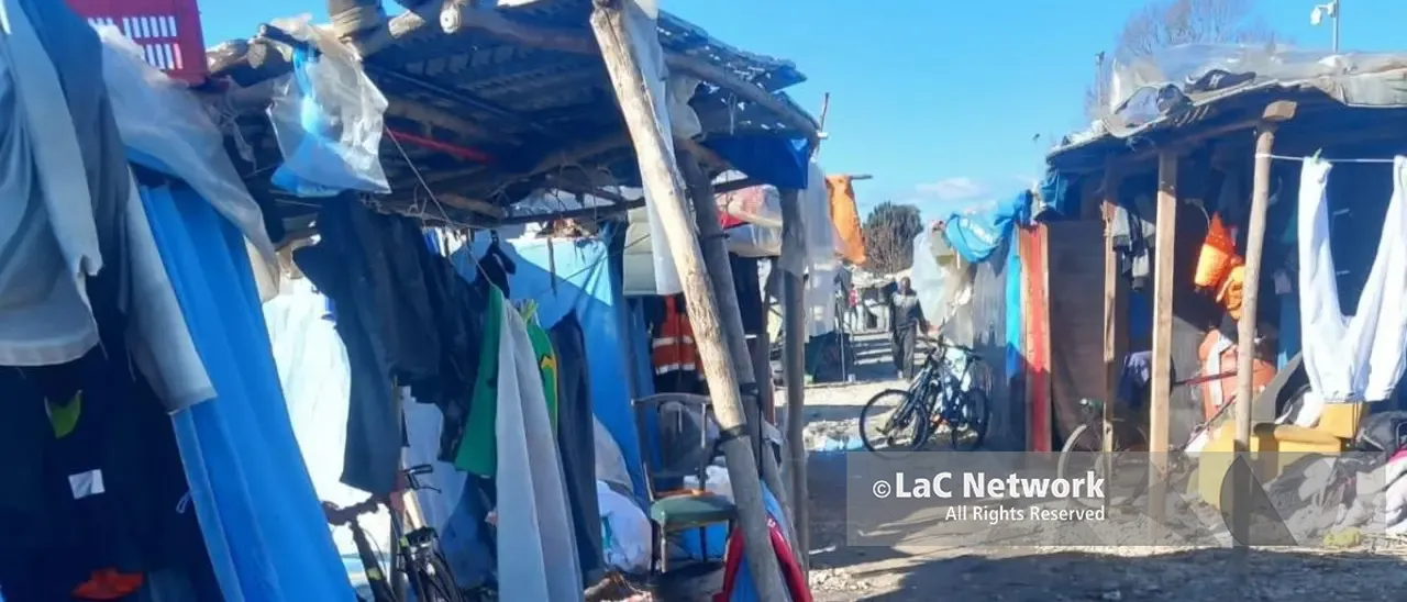 Dalla tendopoli ai quartieri popolari, l’appello di “Un Mondo di Mondi” contro la ghettizzazione\n
