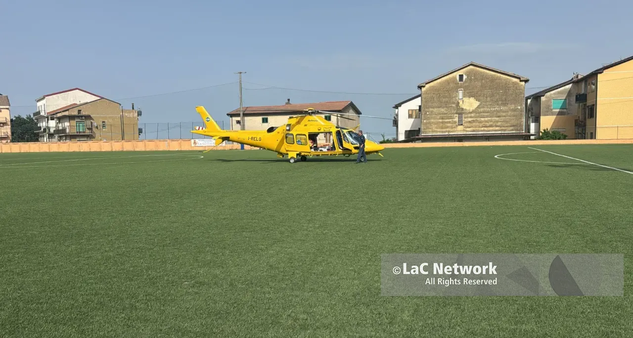 Promozione A, paura durante il play out Cotronei-Rende: elisoccorso in campo per un tifoso colpito da un malore\n