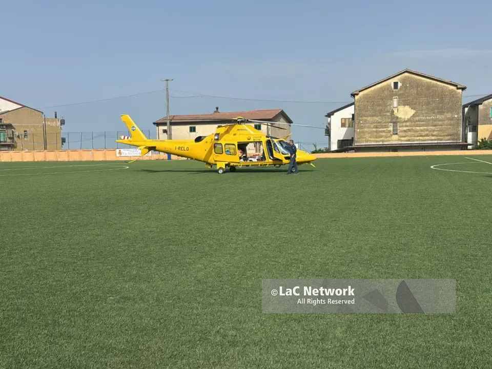 Promozione A, paura durante il play out Cotronei-Rende: elisoccorso in campo per un tifoso colpito da un malore