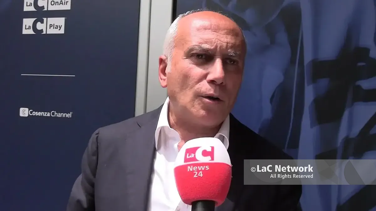 Il sindaco di Cosenza Franz Caruso