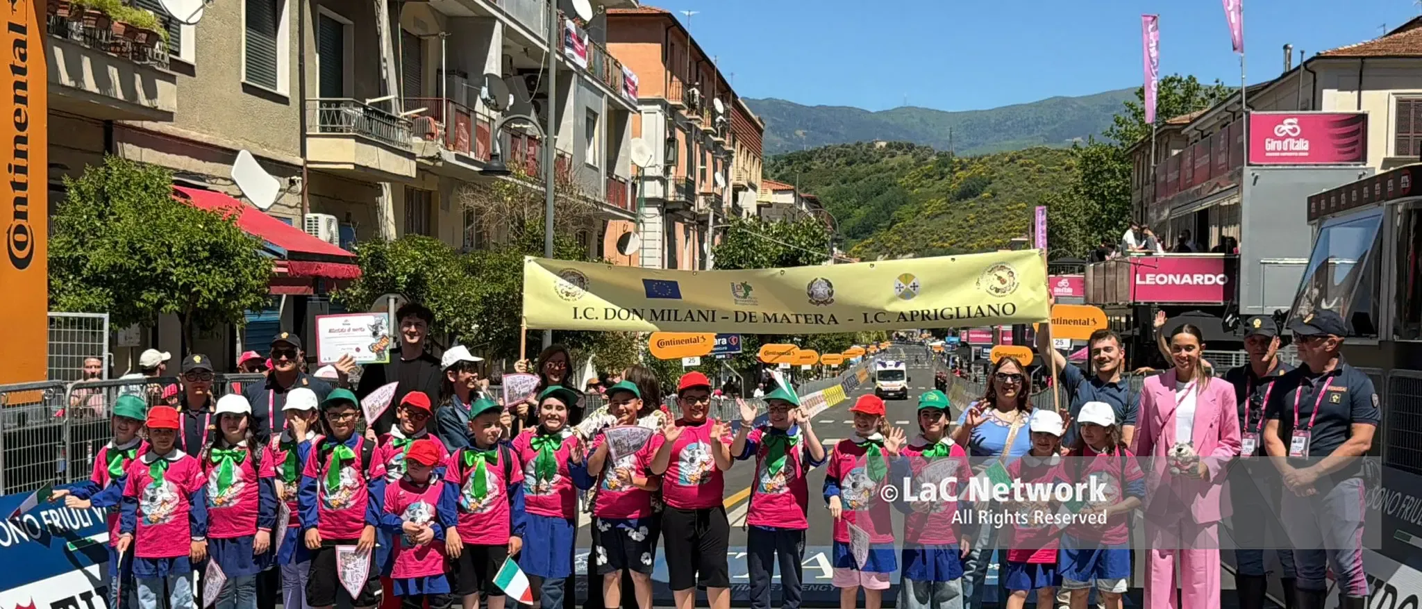 Cosenza tutta rosa per l'arrivo del Giro d'Italia. «Nel nome di Pino Faraca»\u00A0- FOTOGALLERY\u00A0| LIVE