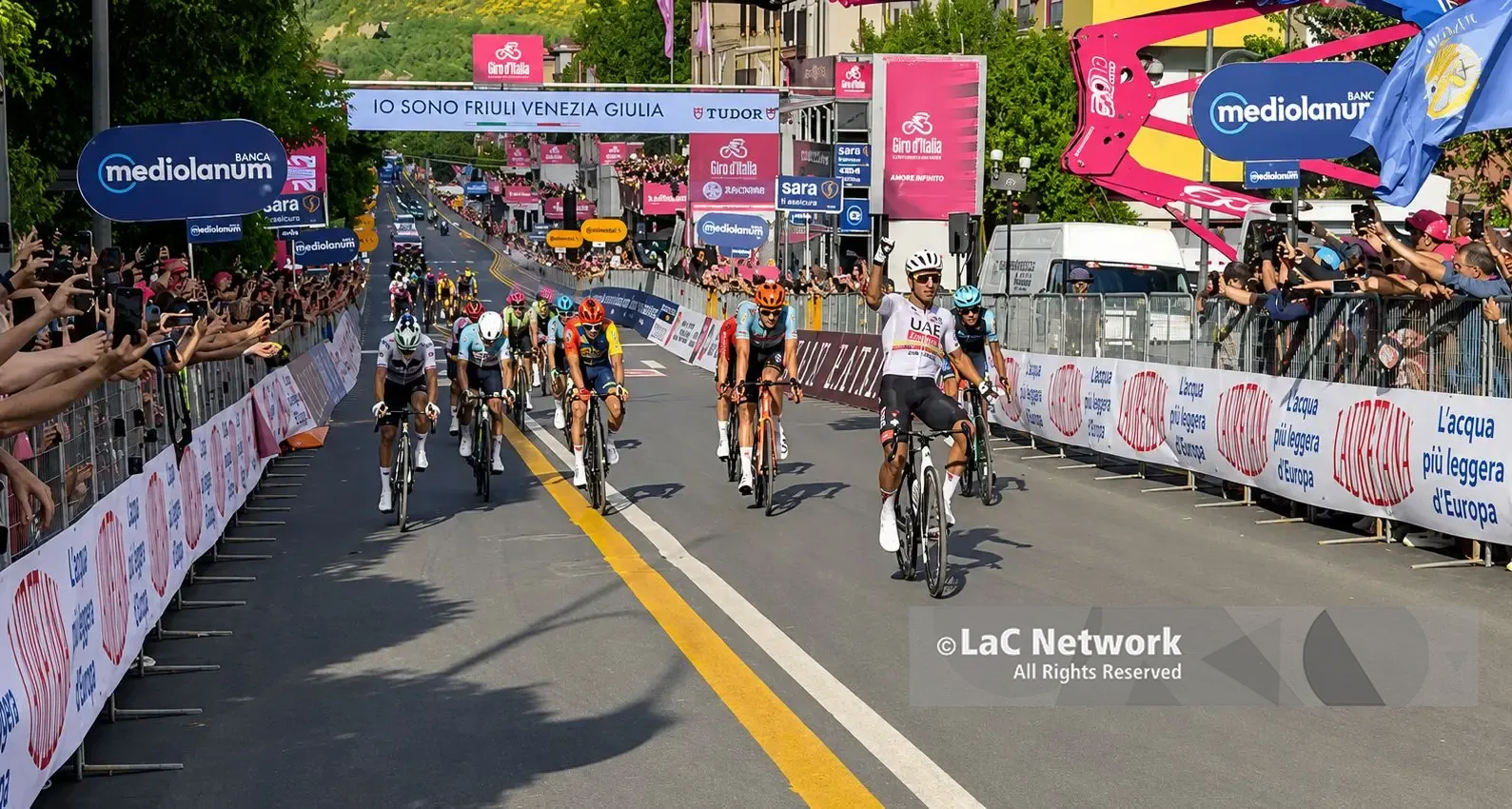 Jhonatan Narváez ha vinto la quarta tappa del Giro d'Italia 2026 a Cosenza\n