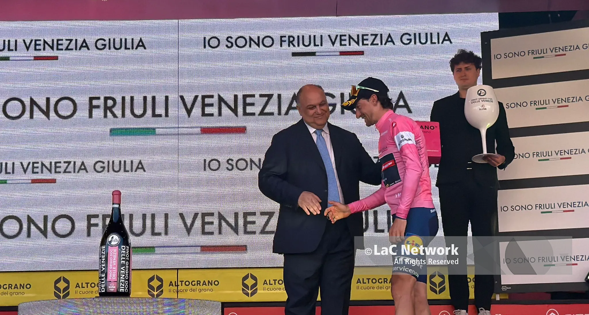 Giro d’Italia, Ciccone maglia rosa dopo la tappa Catanzaro-Cosenza: «Una grandissima emozione»\n