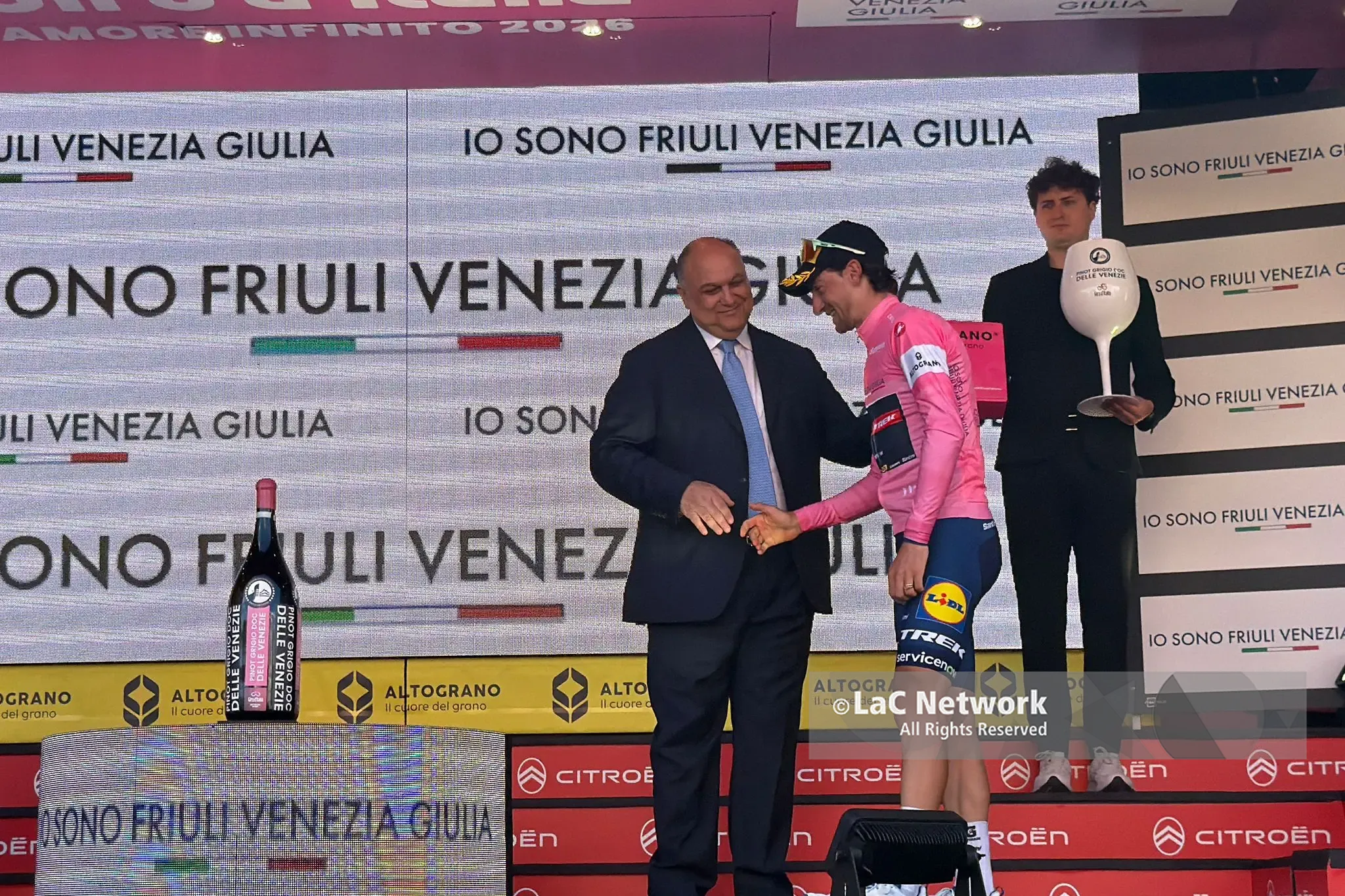 Giro d’Italia, Ciccone maglia rosa dopo la tappa Catanzaro-Cosenza: «Una grandissima emozione»\n