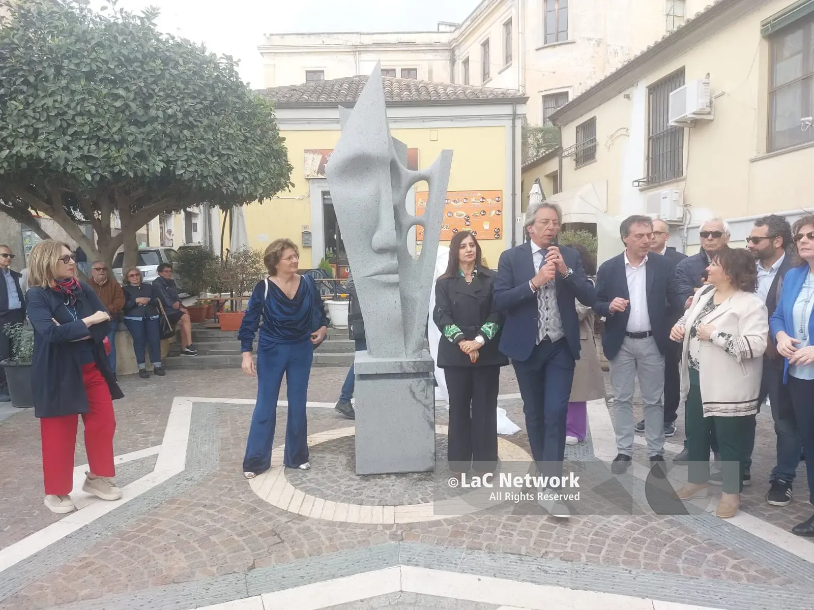 Catanzaro, inaugurata la piazza dedicata al partigiano Federico Tallarico \"Frico\"\n