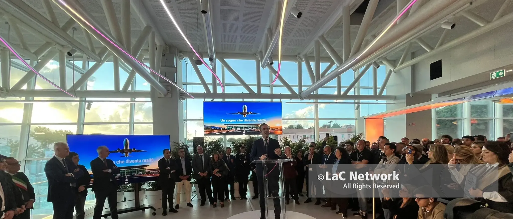 Occhiuto: «In Calabria si può fare, l’aeroporto di Reggio è un esempio di opere realizzate in tempi record»\n