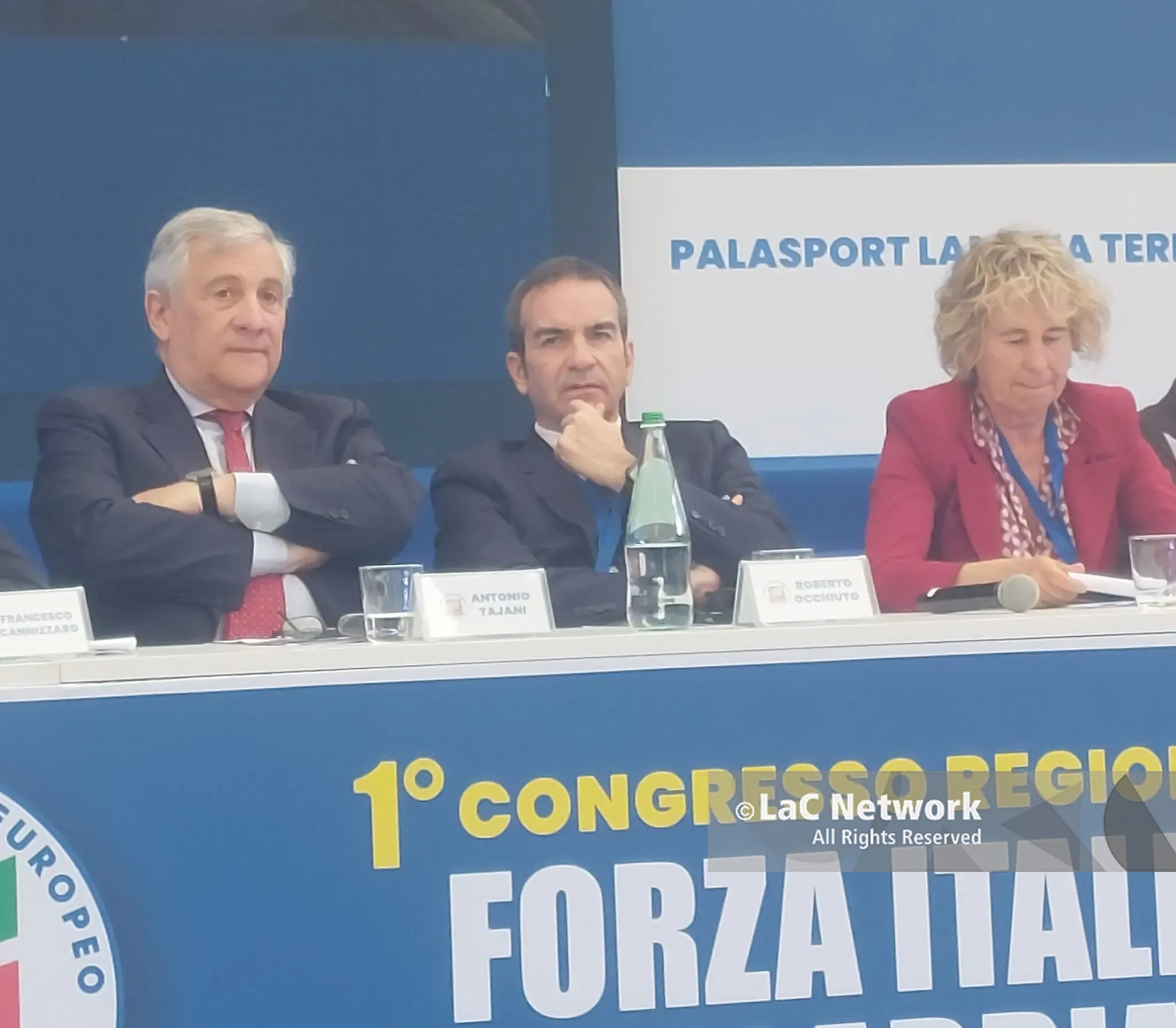 Occhiuto lancia il “modello Calabria”: «Forza Italia partito liberale, il centrodestra non sia ostaggio delle corporazioni»\n