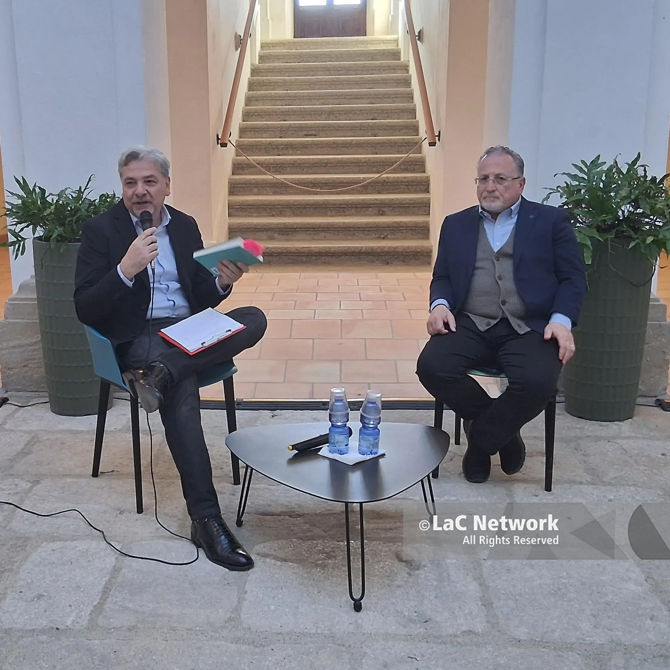 «La parola come strumento di contrasto alla violenza»: Antonio Nicaso inaugura a Borgia il ciclo di talk d’autore del Community Hub\n