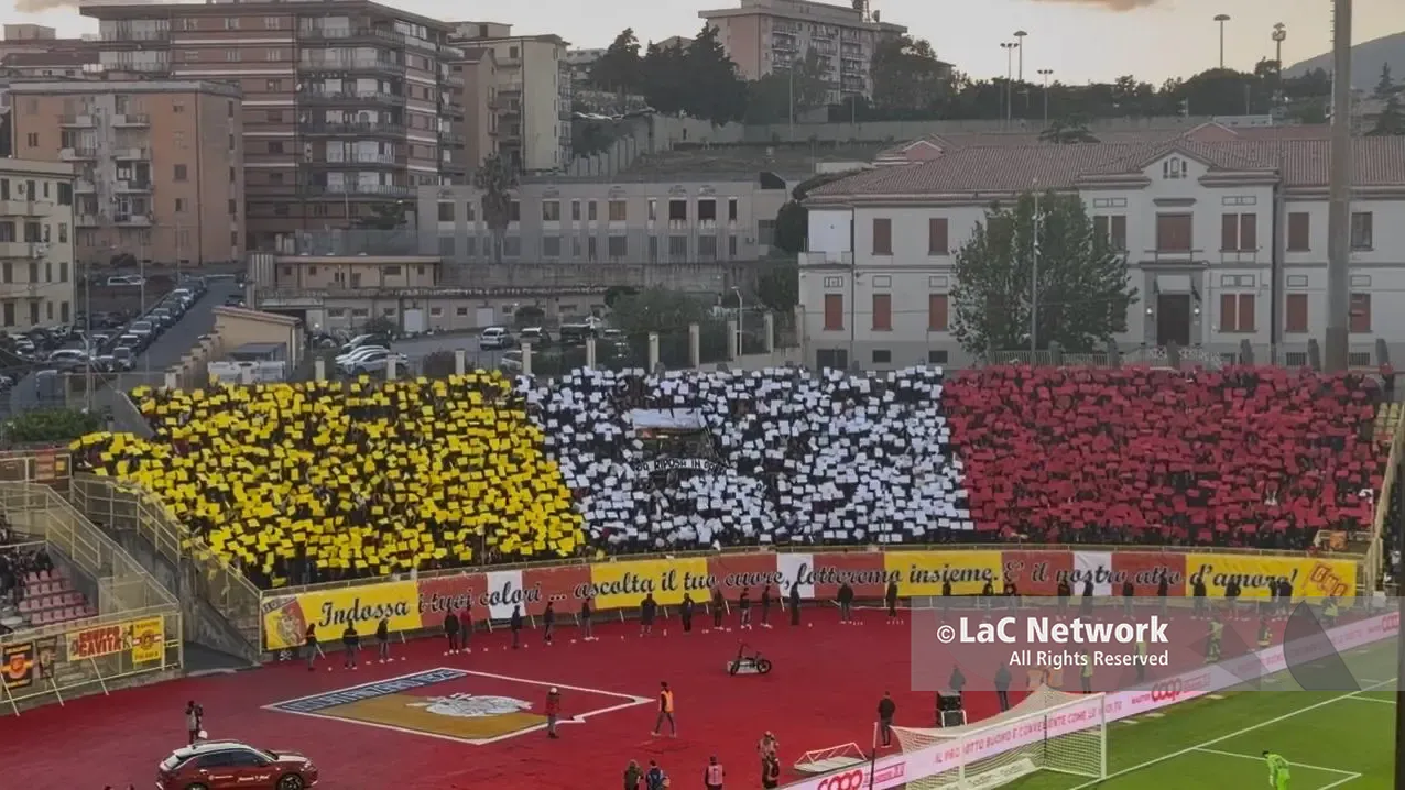 Playoff Serie B, il Catanzaro sfida il Palermo: due volte Iemmello per il momentaneo 2-0. Gli aggiornamenti –\u00A0LIVE\n